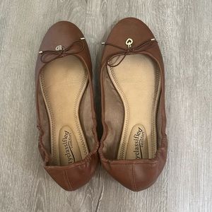 Basic brown flats